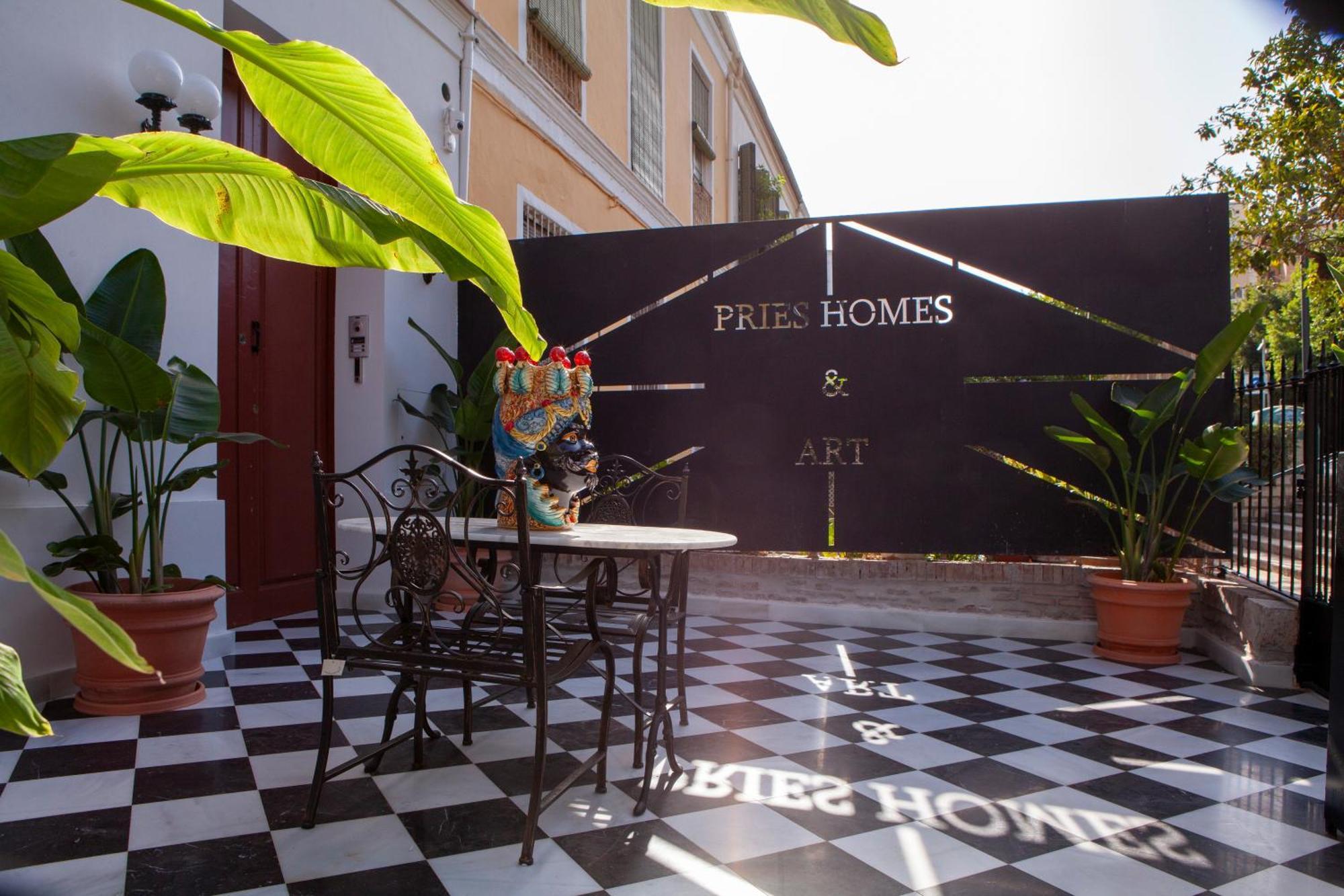 Pries Homes - Little Lotus Malaga Luaran gambar