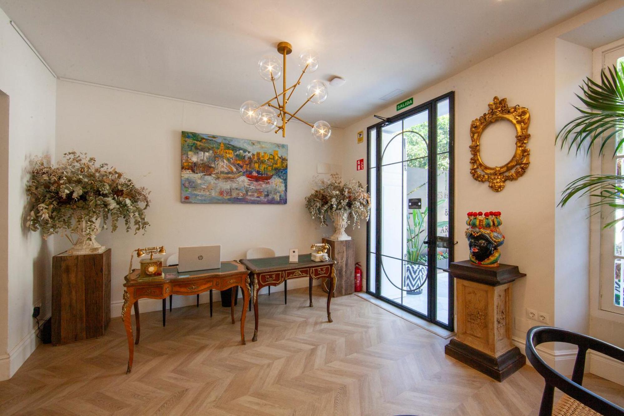 Pries Homes - Little Lotus Malaga Luaran gambar