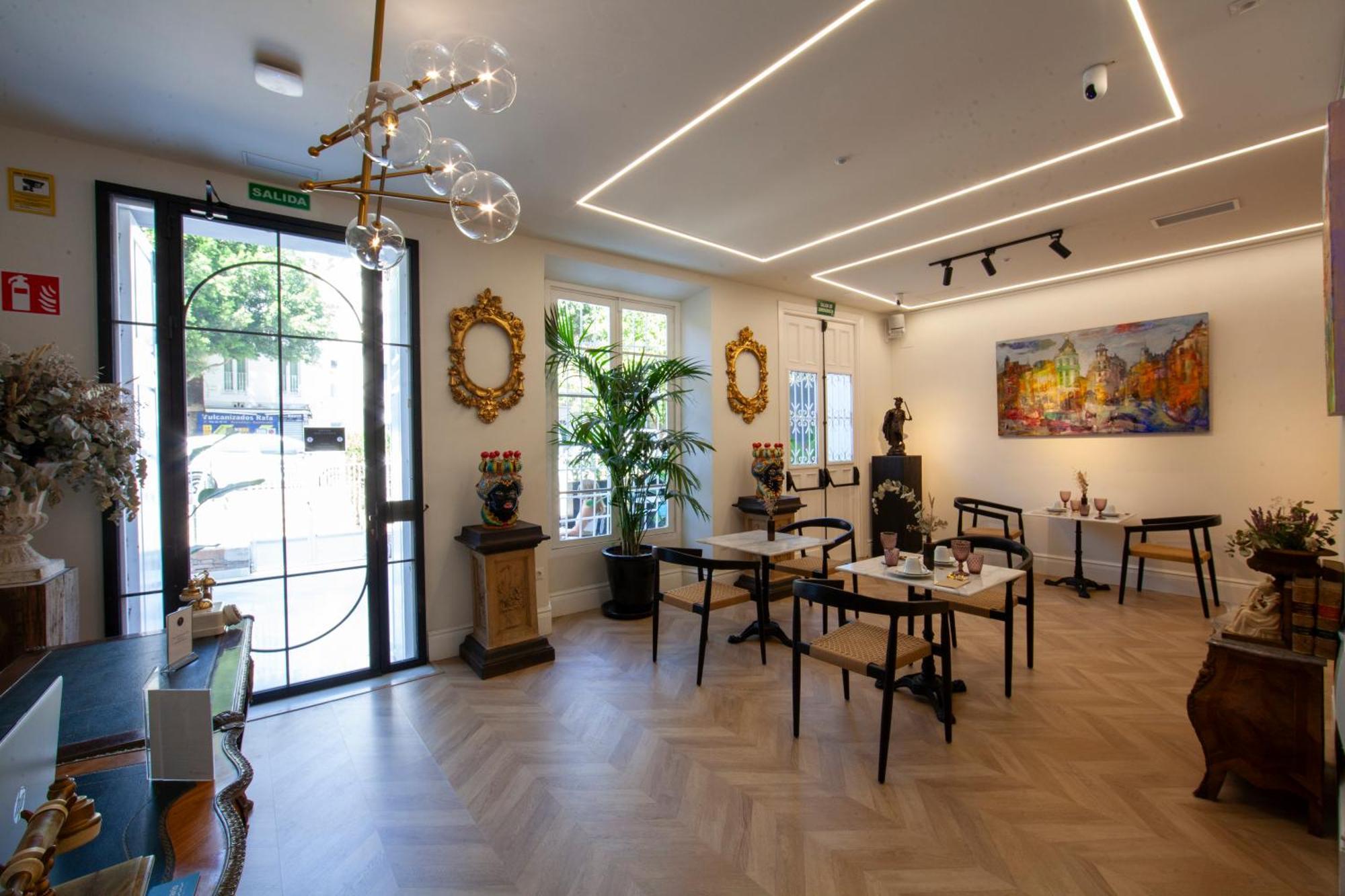 Pries Homes - Little Lotus Malaga Luaran gambar