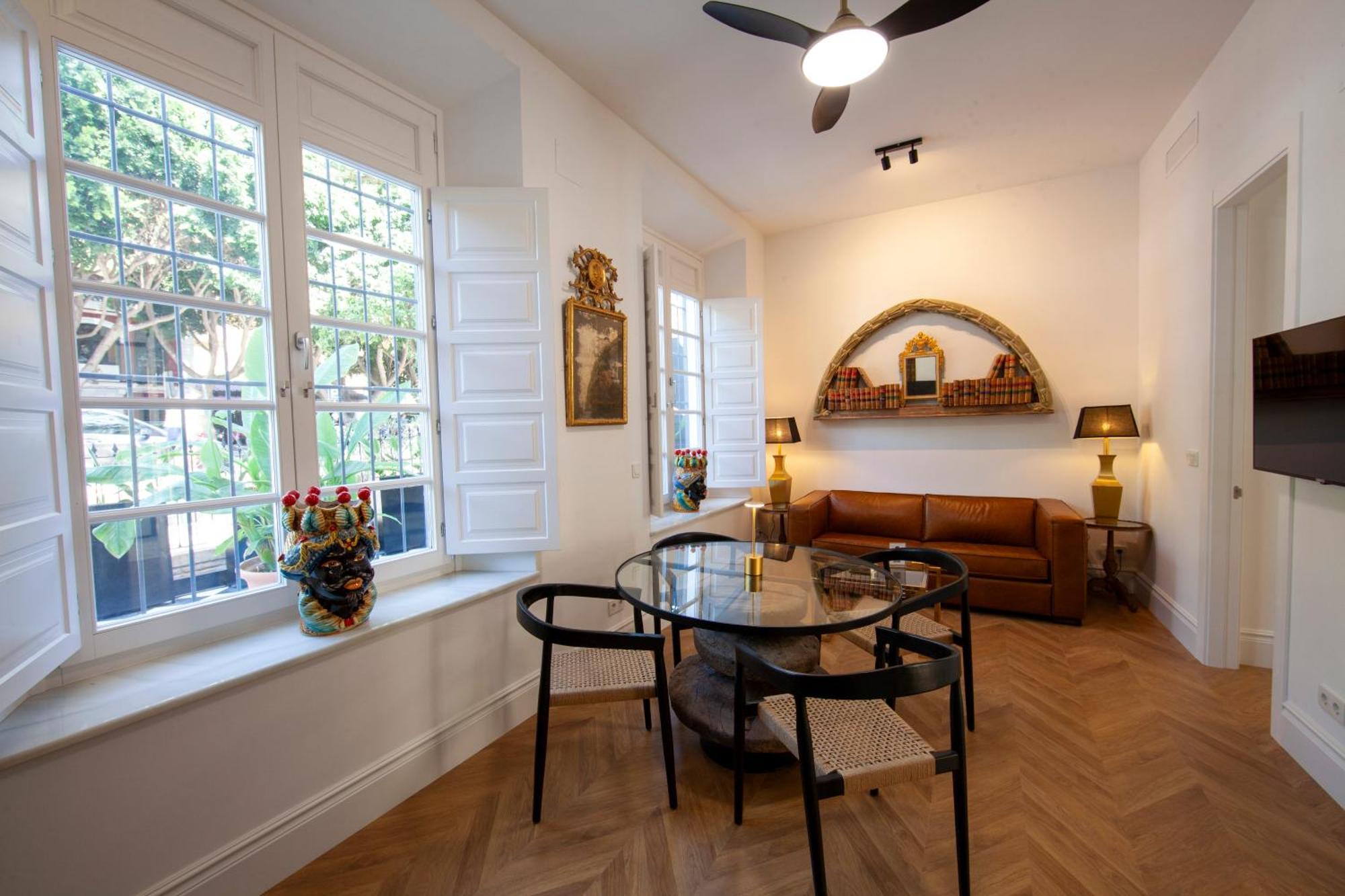 Pries Homes - Little Lotus Malaga Luaran gambar